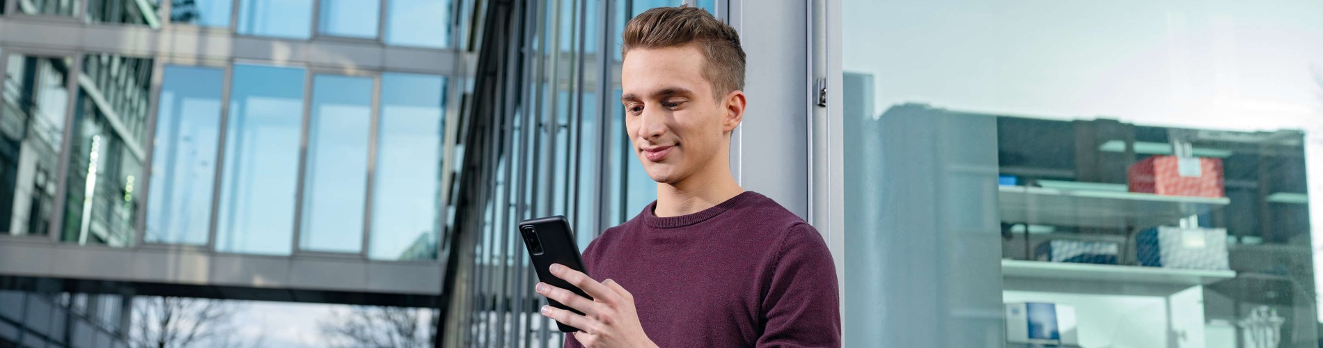 QIAsphere App, mobile, smart phone, connecting instruments, digital applications and services, maintenance, connect, application, software